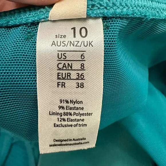 Sea Level NWT’s Honeycomb Cross Front One Piece. Size 6 - Picture 7 of 9